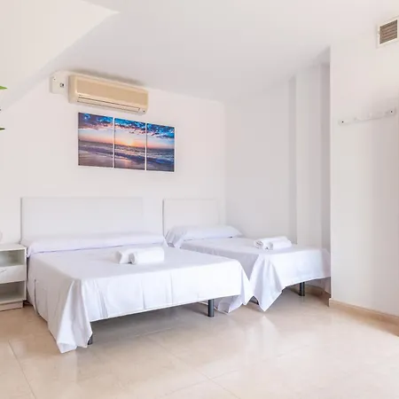 Appartement Sunny Oropesa Duplex: Pool & Terrace Delight